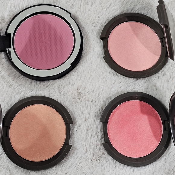 BECCA Other - Becca Mineral And IT Cosmetics Blush Bundle